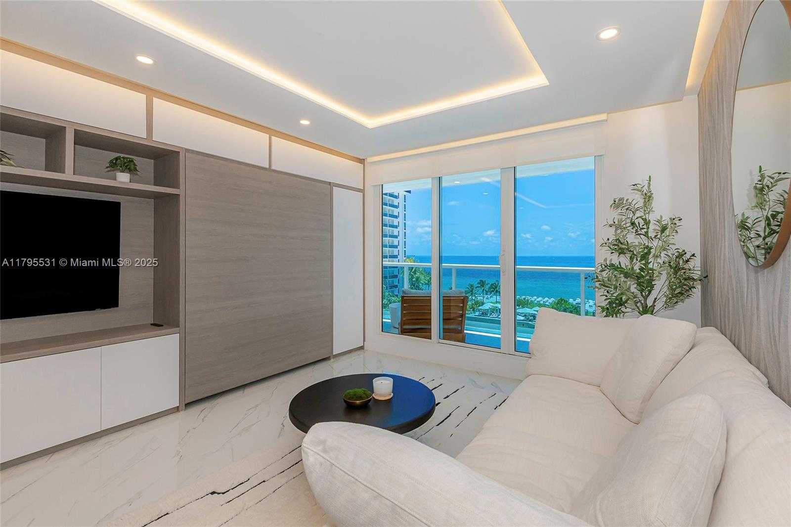 Small Image of 2301 COLLINS AVE #825, Miami Beach Number 4