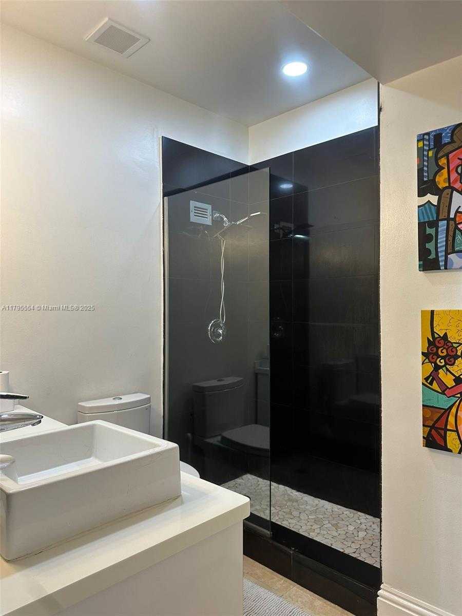 Small Image of 1000 WEST AVE #BS107, Miami Beach Number 12