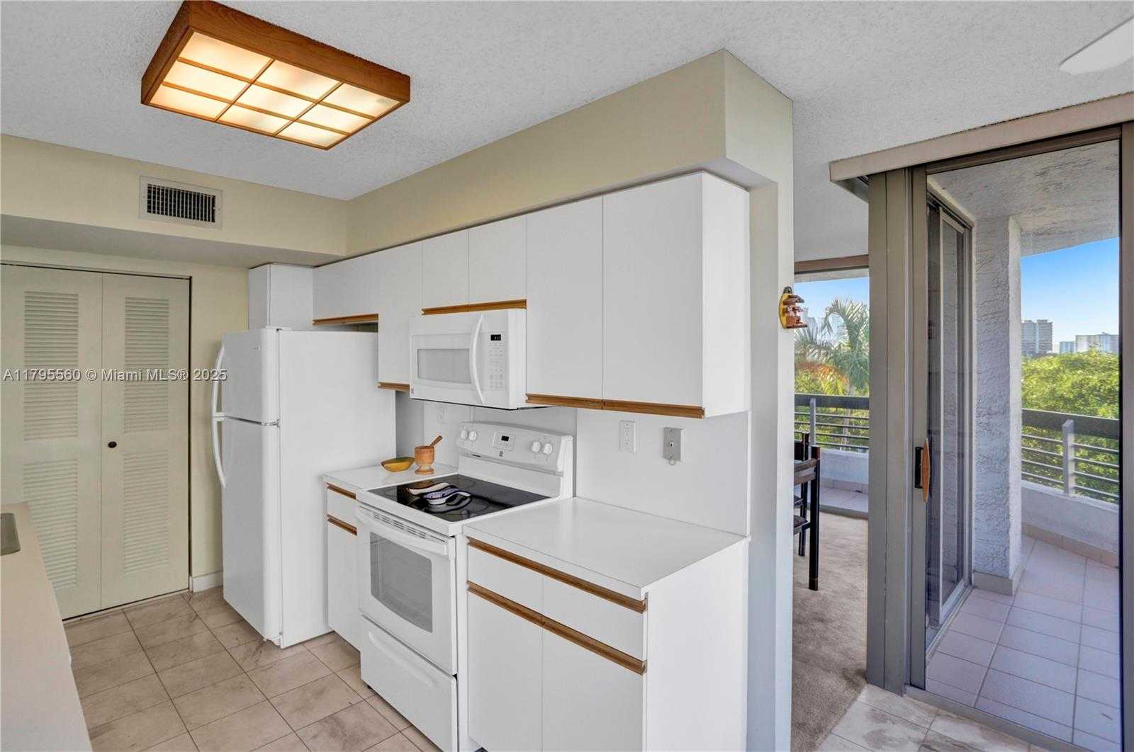 Small Image of 3400 NORTH EAST 192ND ST #504, Aventura Number 5