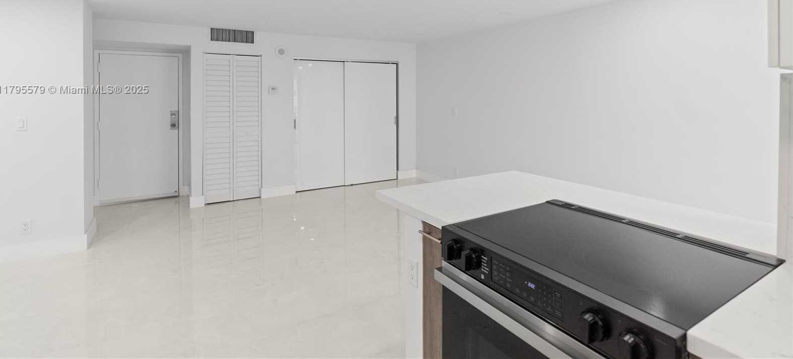 Small Image of 17011 NORTH BAY RD #108, Sunny Isles Beach Number 10