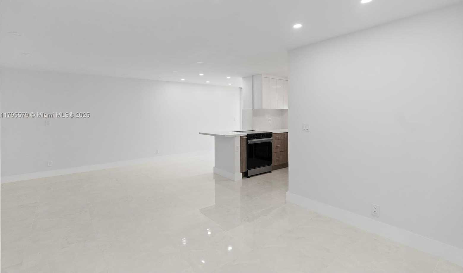 Small Image of 17011 NORTH BAY RD #108, Sunny Isles Beach Number 11