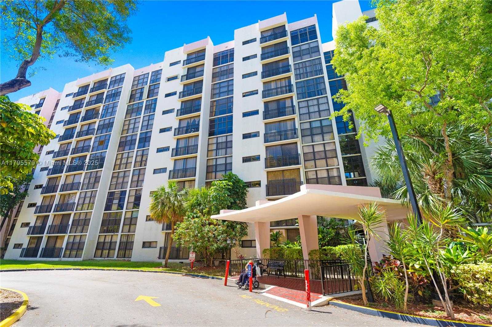 Small Image of 17011 NORTH BAY RD #108, Sunny Isles Beach Number 21