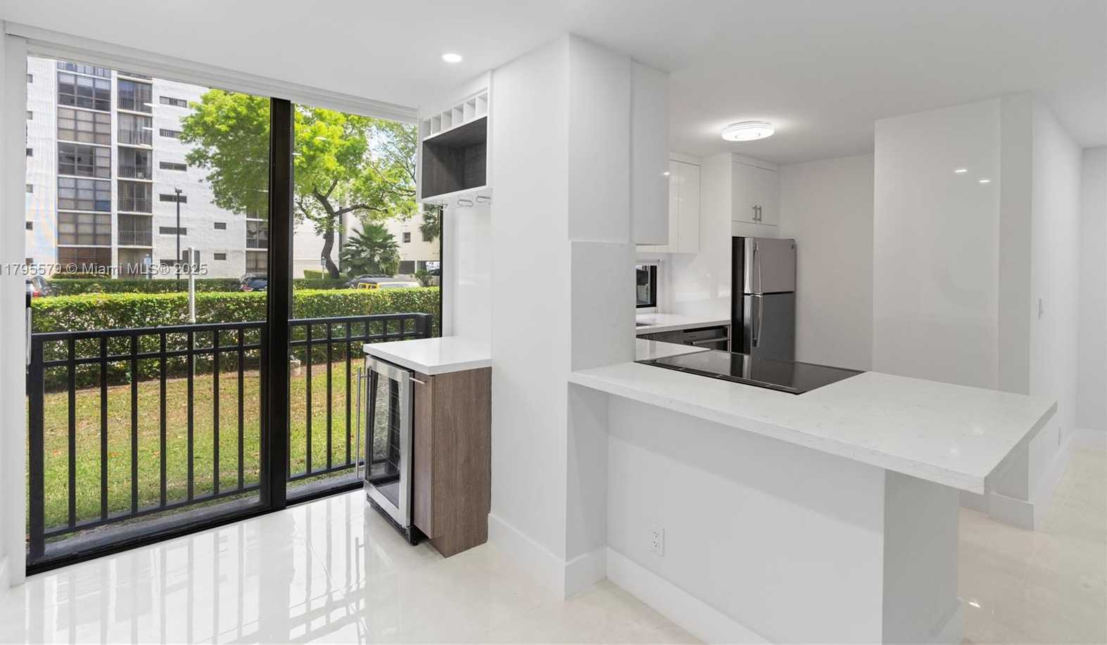 Small Image of 17011 NORTH BAY RD #108, Sunny Isles Beach Number 8