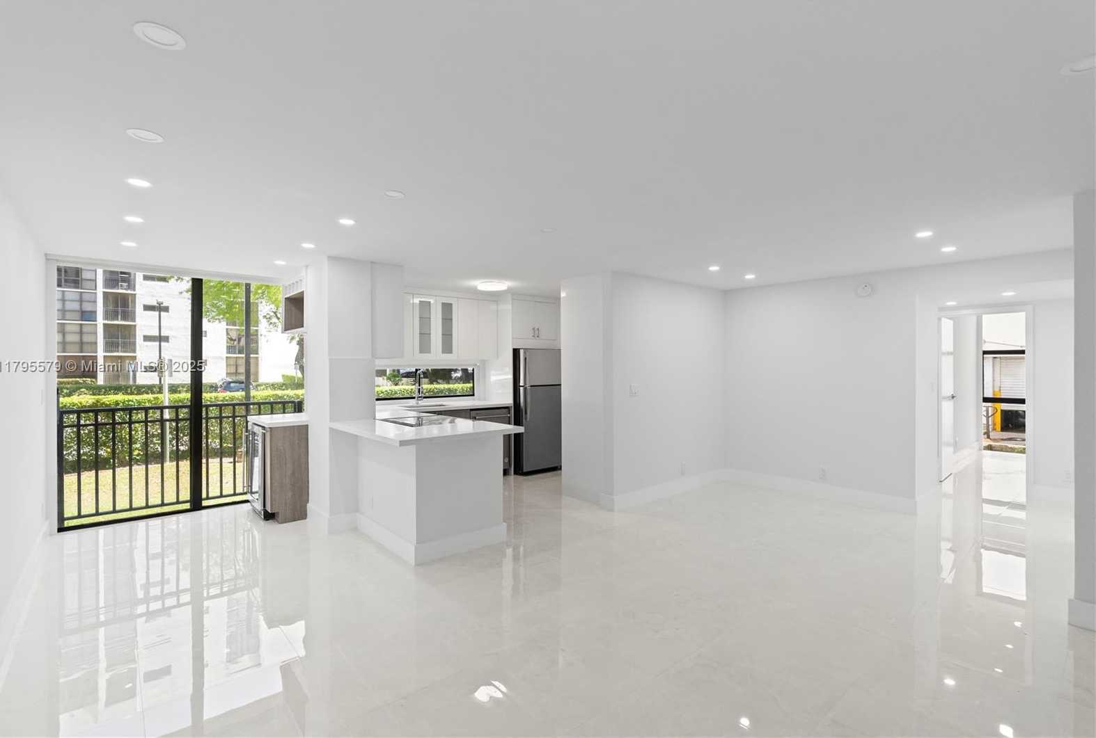 Small Image of 17011 NORTH BAY RD #108, Sunny Isles Beach Number 9