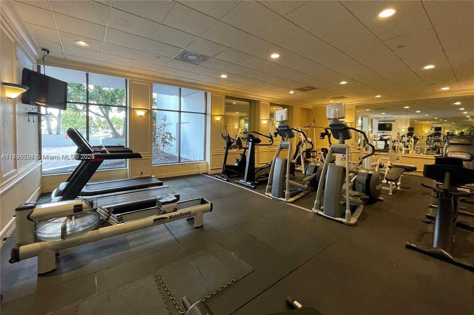 Small Image of 5700 COLLINS AVE #8G, Miami Beach Number 5