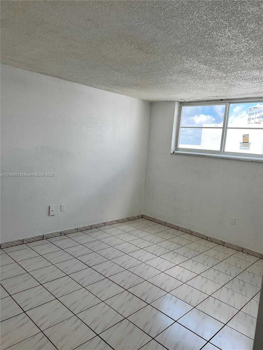 Small Image of 1750 JAMES AVE #7K, Miami Beach Number 13