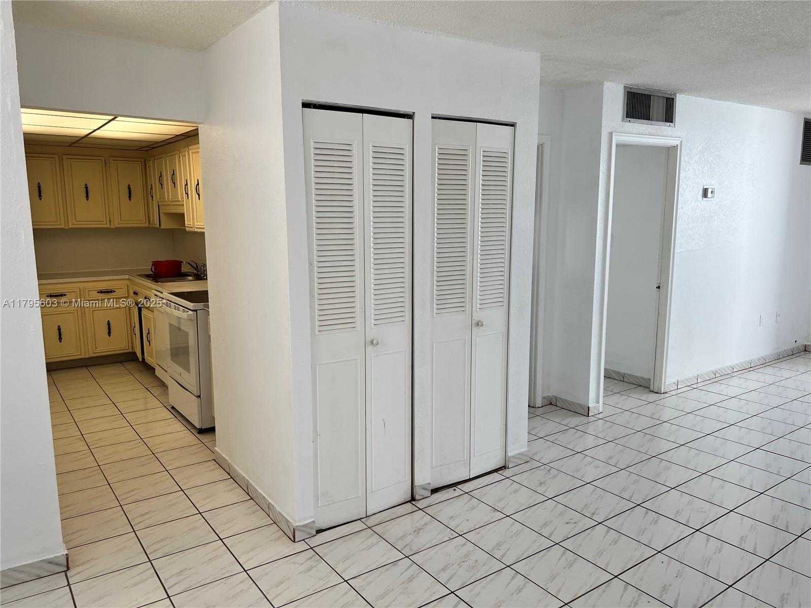 Small Image of 1750 JAMES AVE #7K, Miami Beach Number 3
