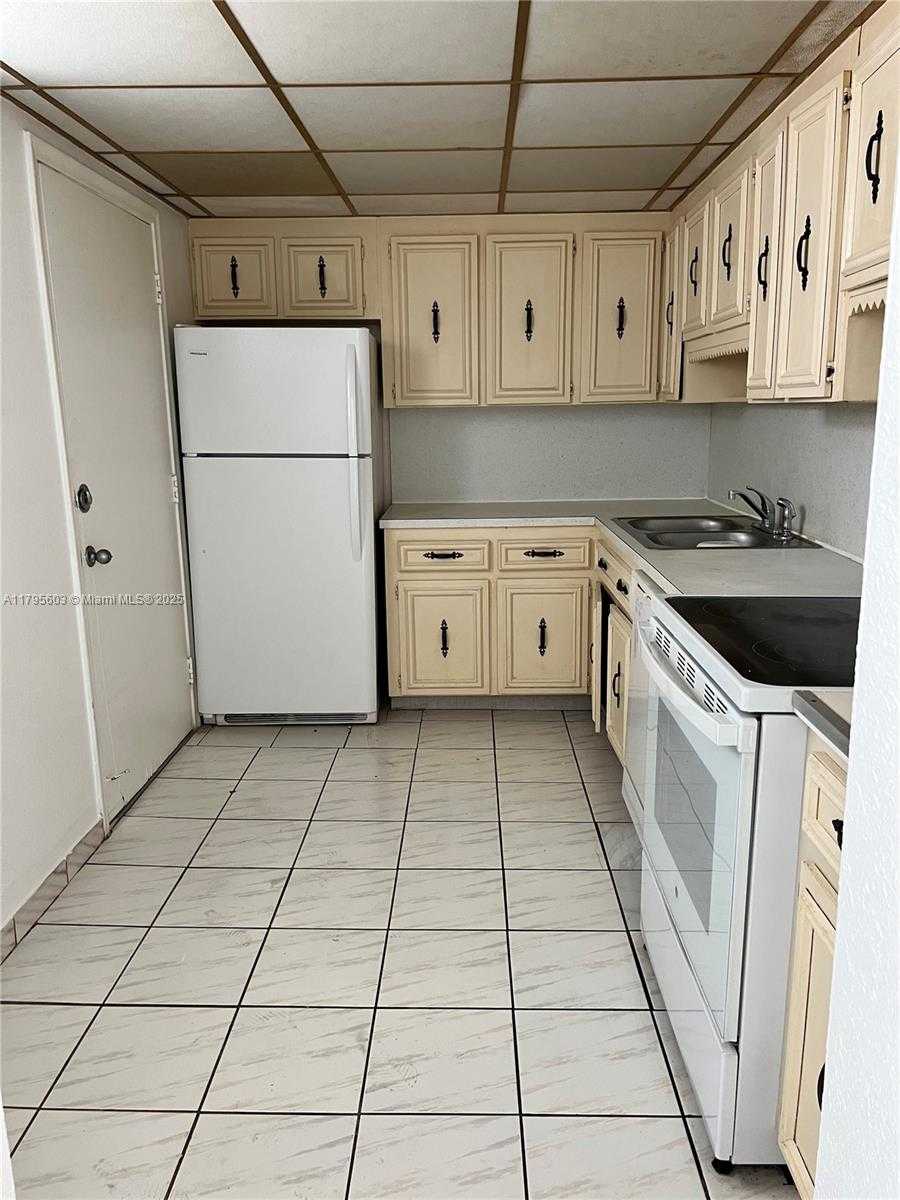 Small Image of 1750 JAMES AVE #7K, Miami Beach Number 6