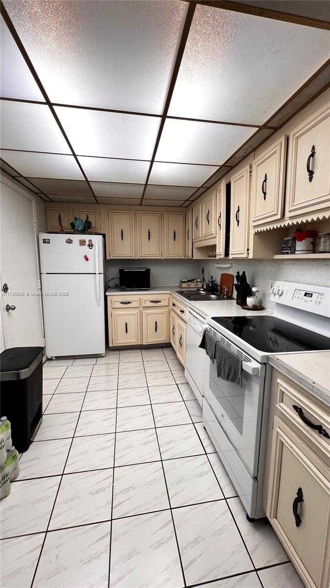 Small Image of 1750 JAMES AVE #7K, Miami Beach Number 7