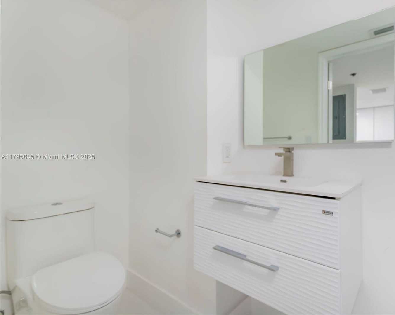 Small Image of 540 BRICKELL KEY DR #1809, Miami Number 8