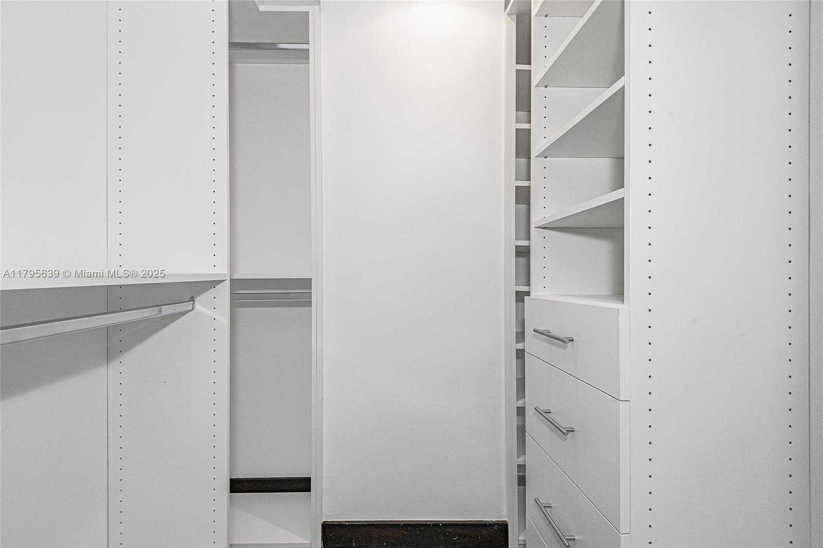 Small Image of 2301 COLLINS AVE #1605, Miami Beach Number 11