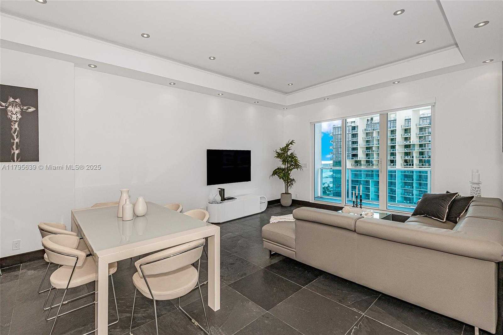 Small Image of 2301 COLLINS AVE #1605, Miami Beach Number 14