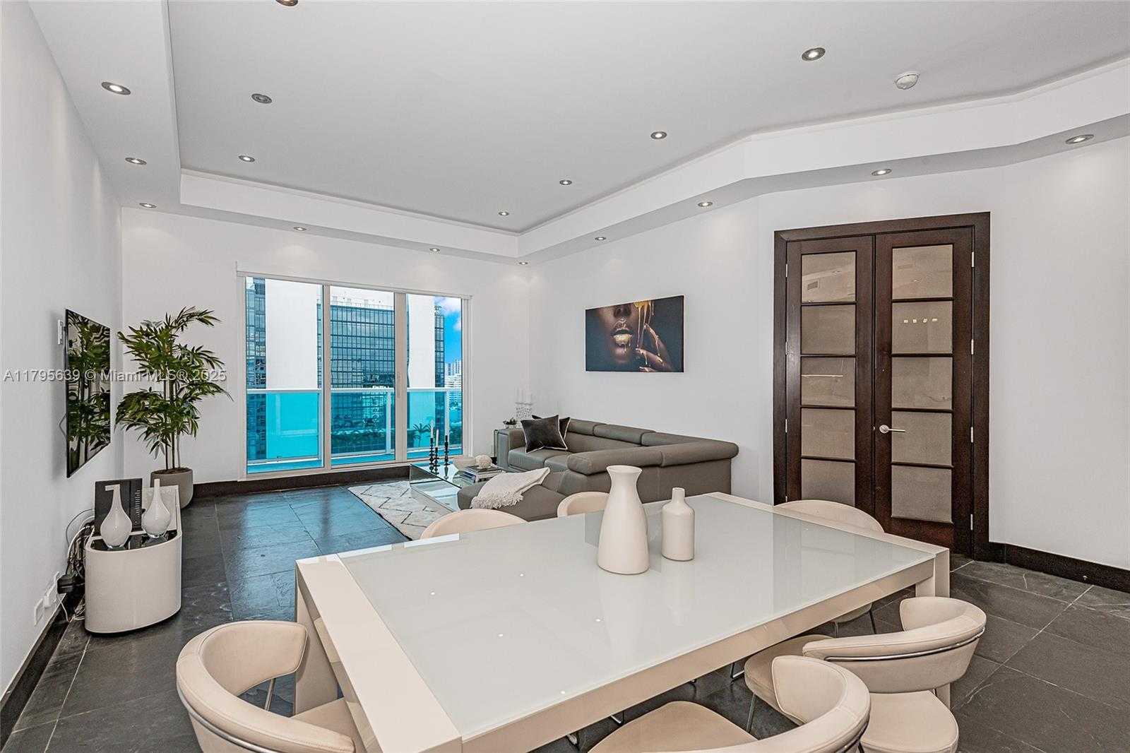 Small Image of 2301 COLLINS AVE #1605, Miami Beach Number 15