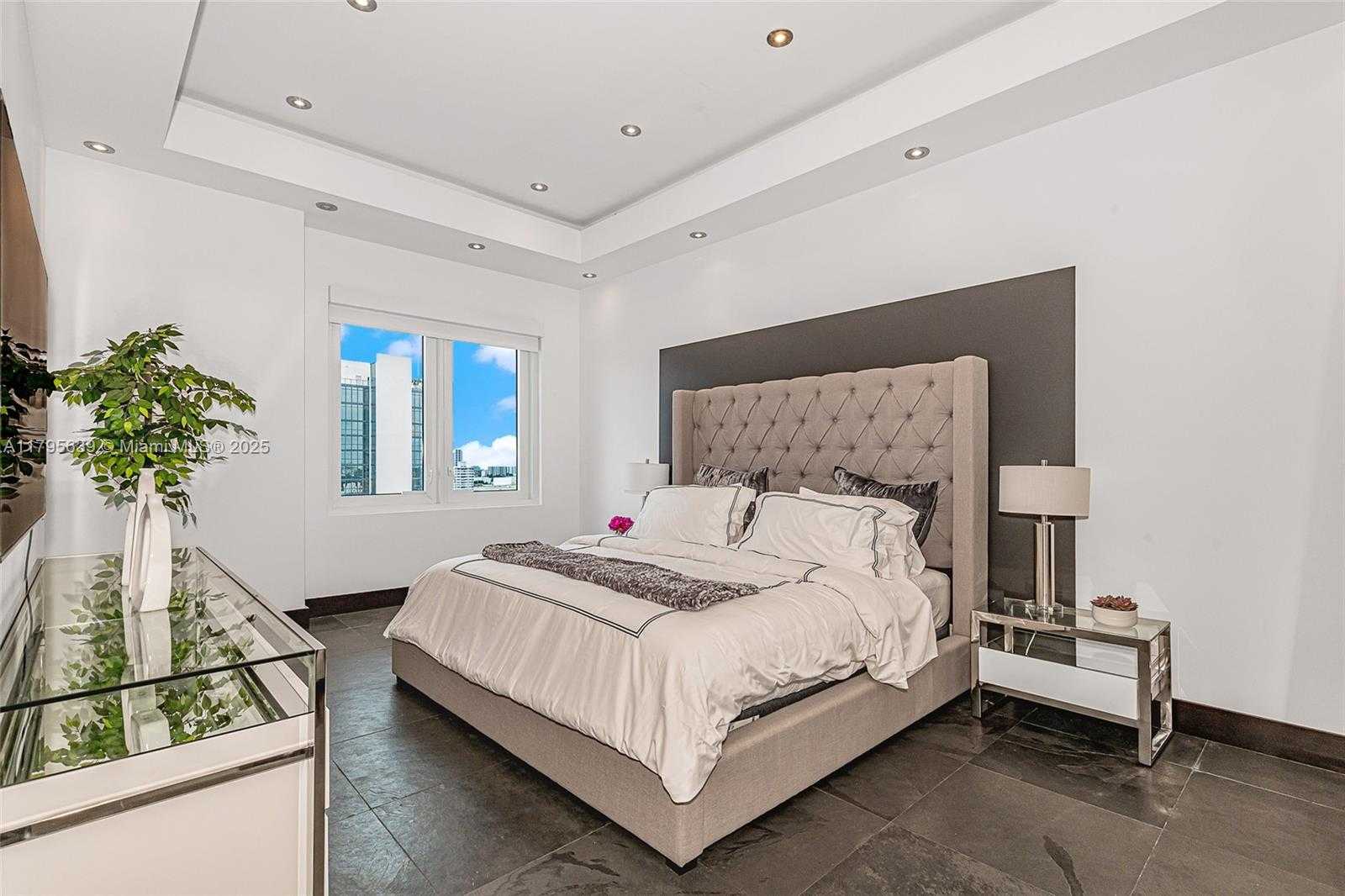 Small Image of 2301 COLLINS AVE #1605, Miami Beach Number 5