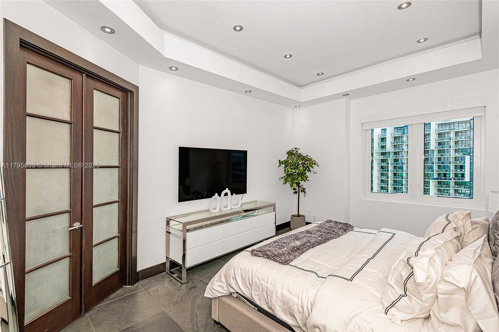 Small Image of 2301 COLLINS AVE #1605, Miami Beach Number 6
