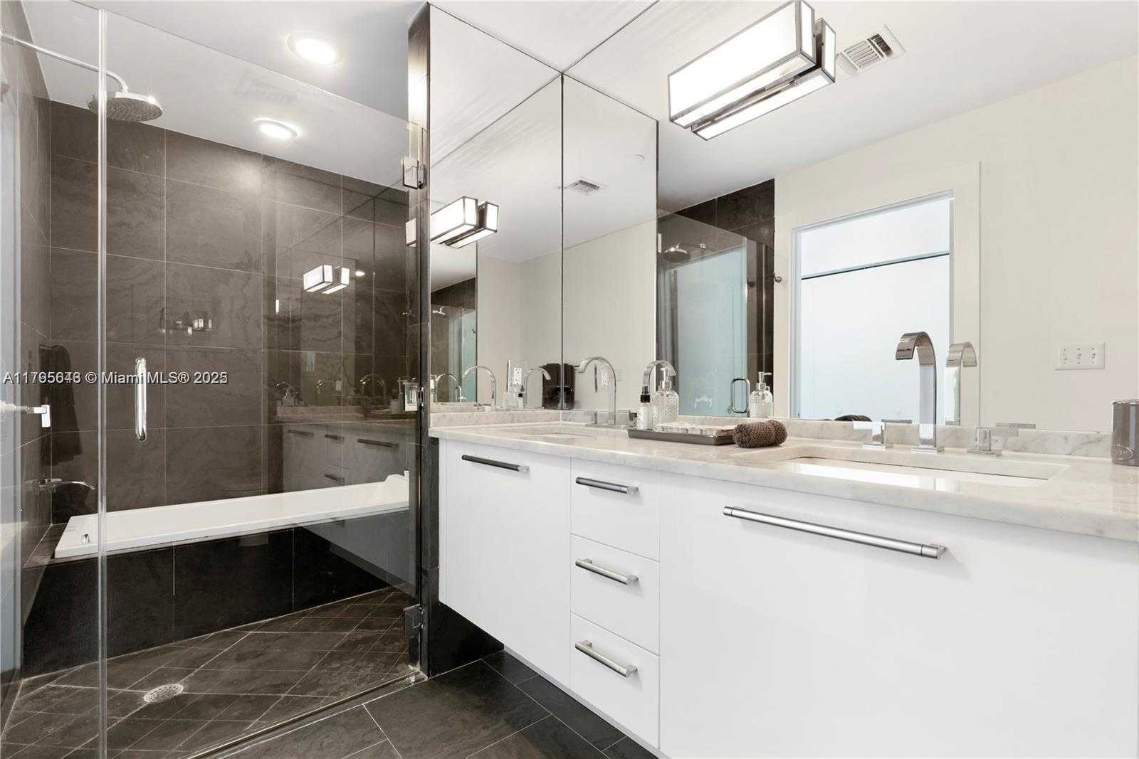 Small Image of 900 #4010, Miami Number 10