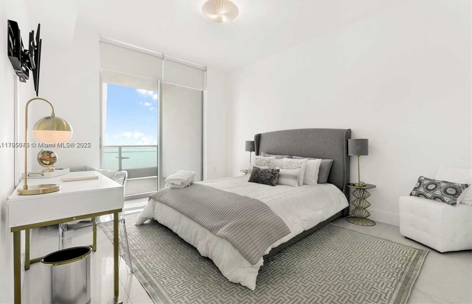 Small Image of 900 #4010, Miami Number 12