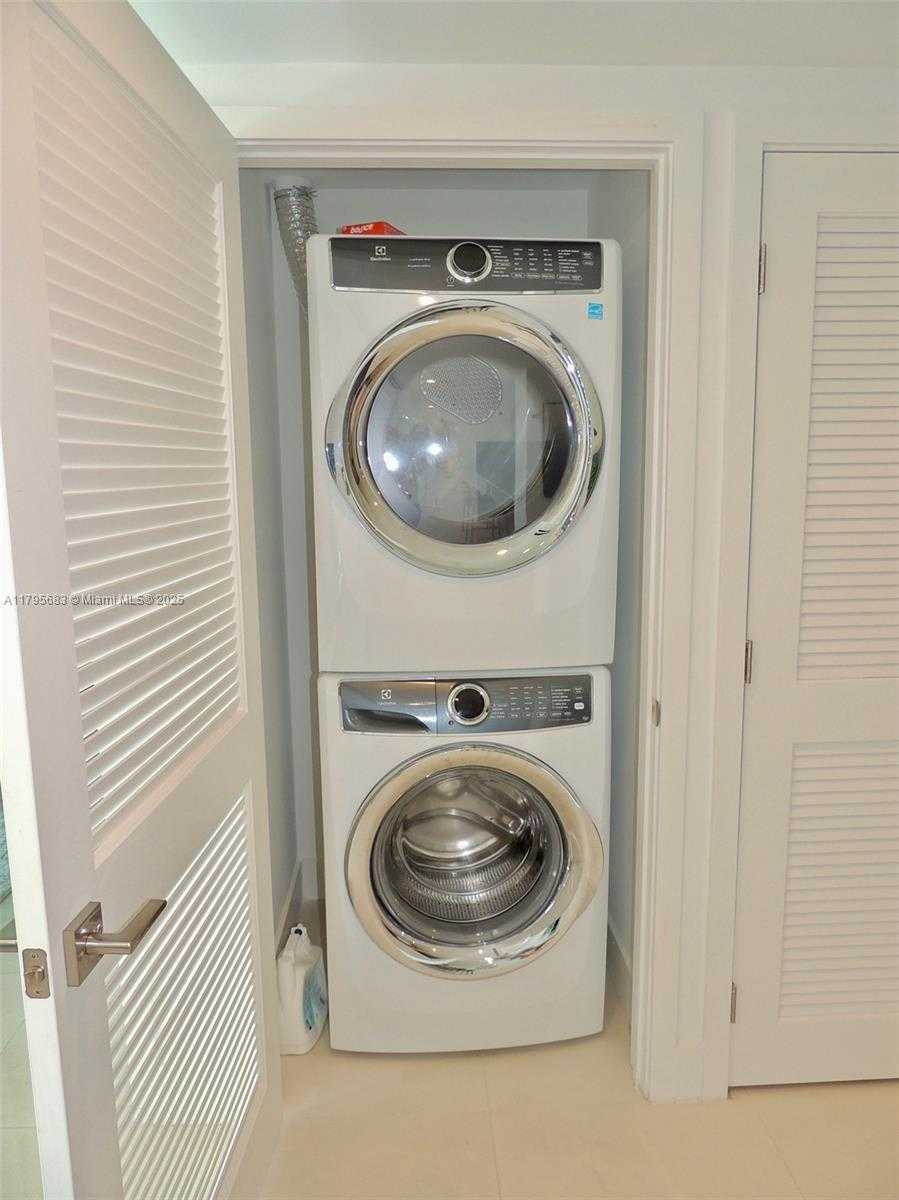 Small Image of 1170 101ST ST #402, Bay Harbor Islands Number 17