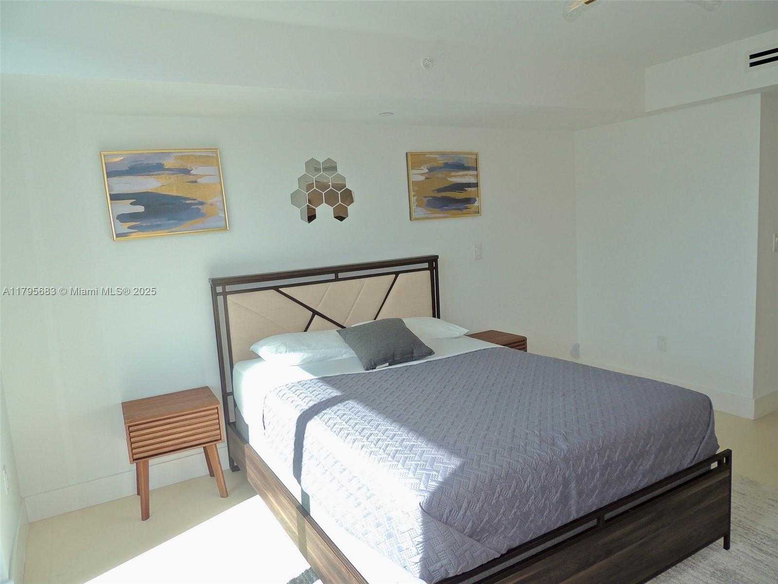 Small Image of 1170 101ST ST #402, Bay Harbor Islands Number 24