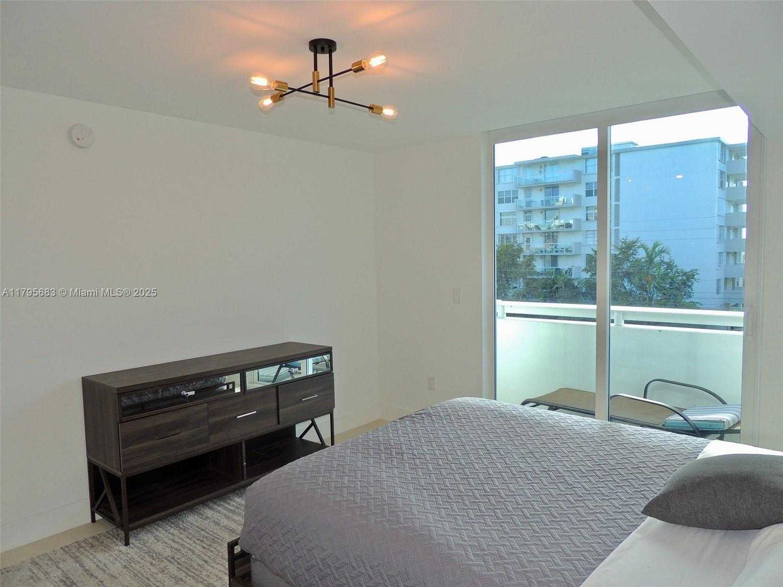 Small Image of 1170 101ST ST #402, Bay Harbor Islands Number 29