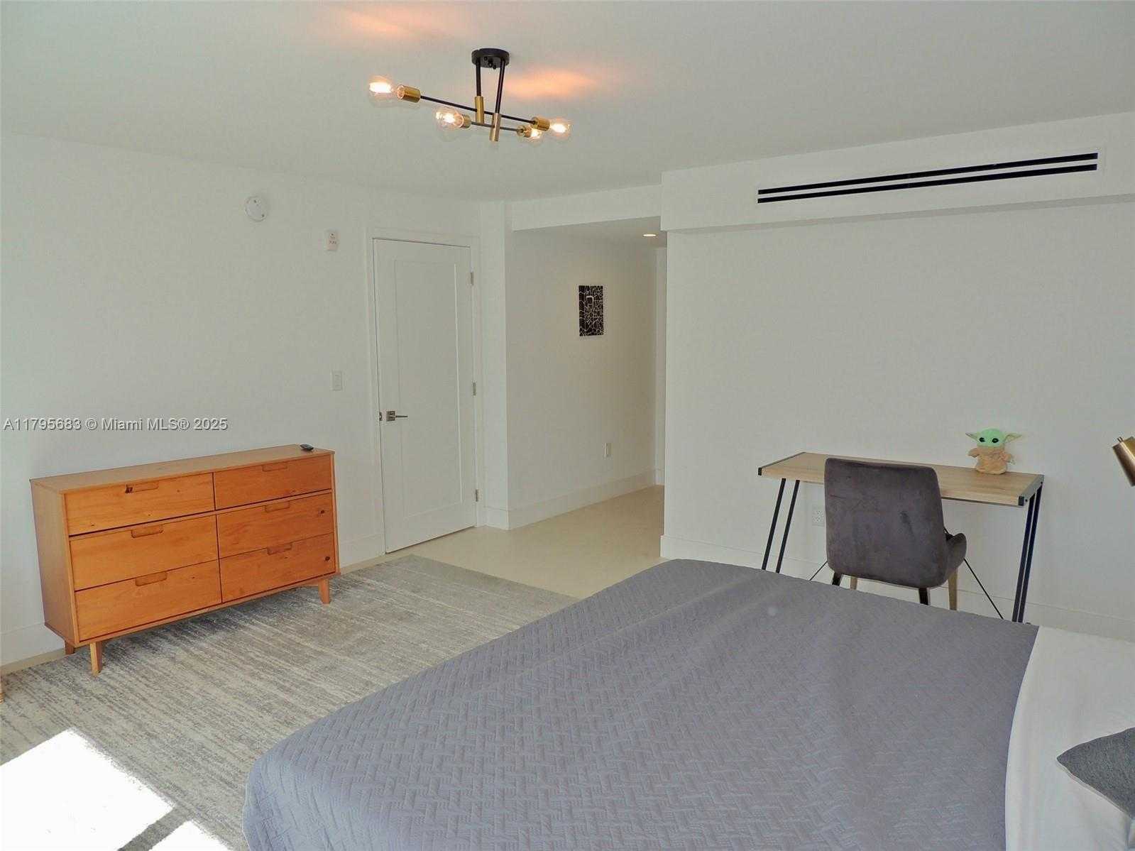 Small Image of 1170 101ST ST #402, Bay Harbor Islands Number 33
