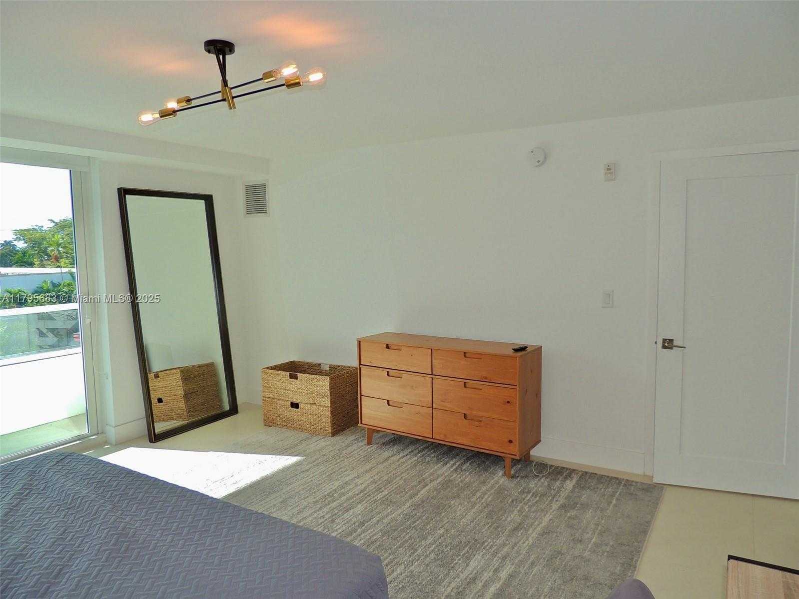 Small Image of 1170 101ST ST #402, Bay Harbor Islands Number 34