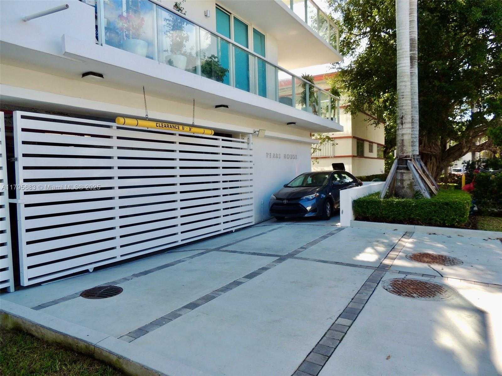 Small Image of 1170 101ST ST #402, Bay Harbor Islands Number 4