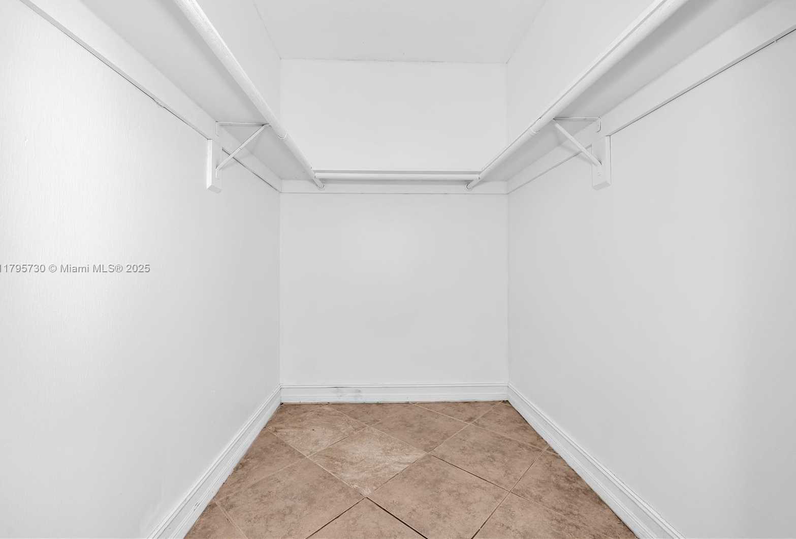 Small Image of 1455 NORTH TREASURE DR #3G, North Bay Village Number 20