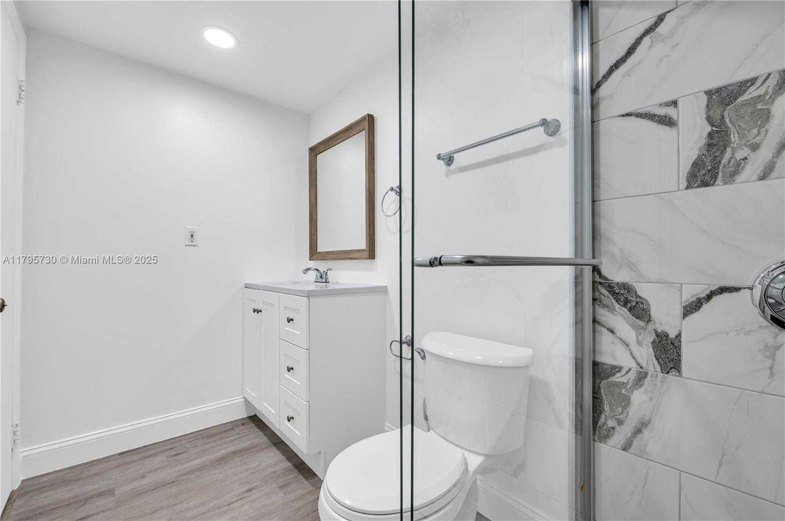 Small Image of 1455 NORTH TREASURE DR #3G, North Bay Village Number 22