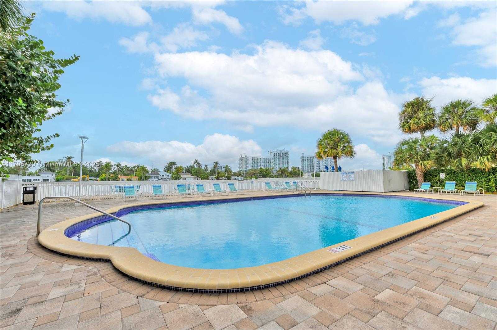Small Image of 1455 NORTH TREASURE DR #3G, North Bay Village Number 27