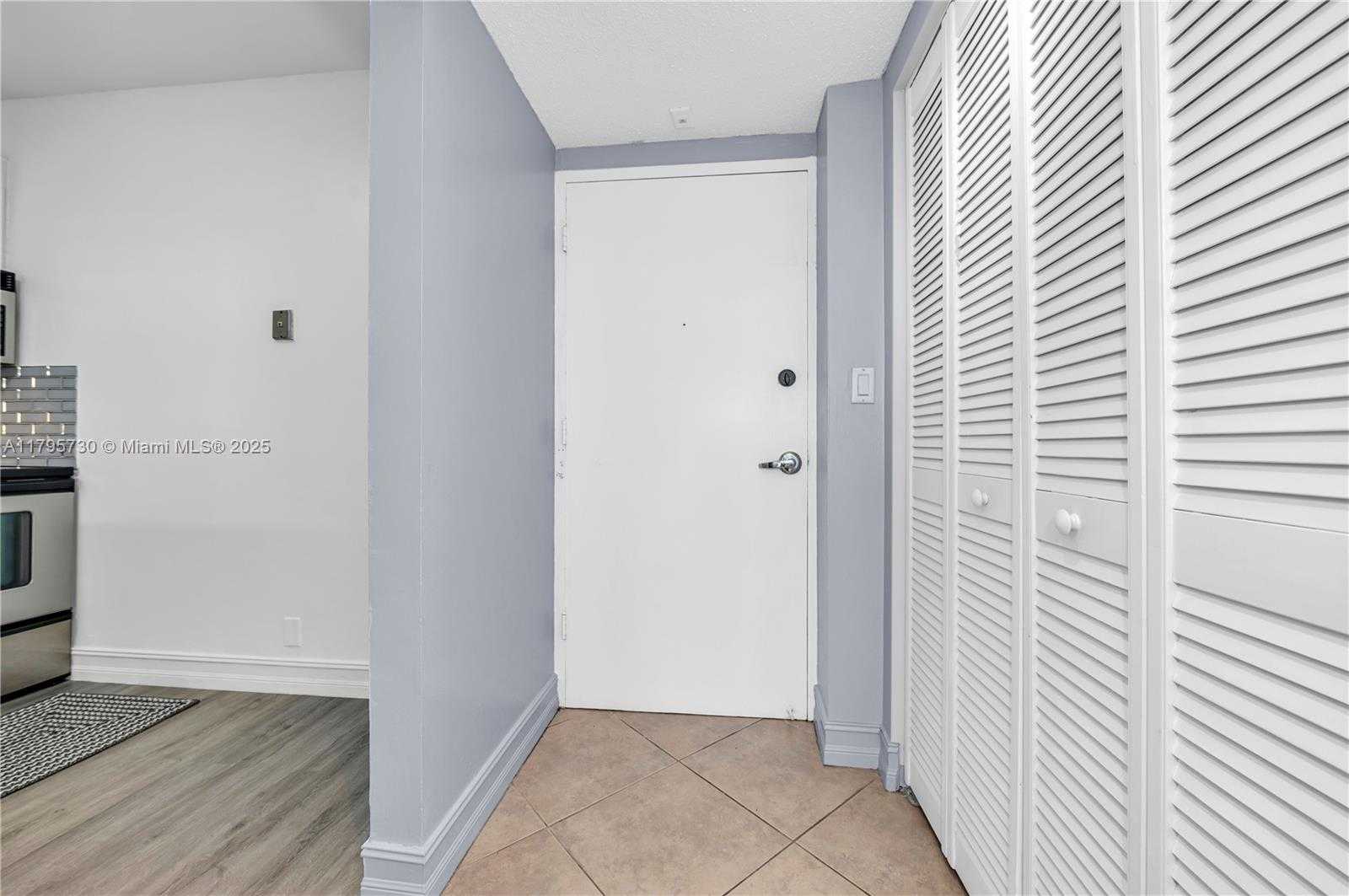 Small Image of 1455 NORTH TREASURE DR #3G, North Bay Village Number 6
