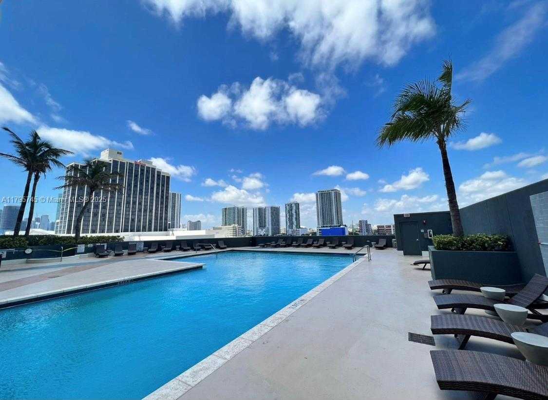 Small Image of 1750 NORTH BAYSHORE DR #2211, Miami Number 15