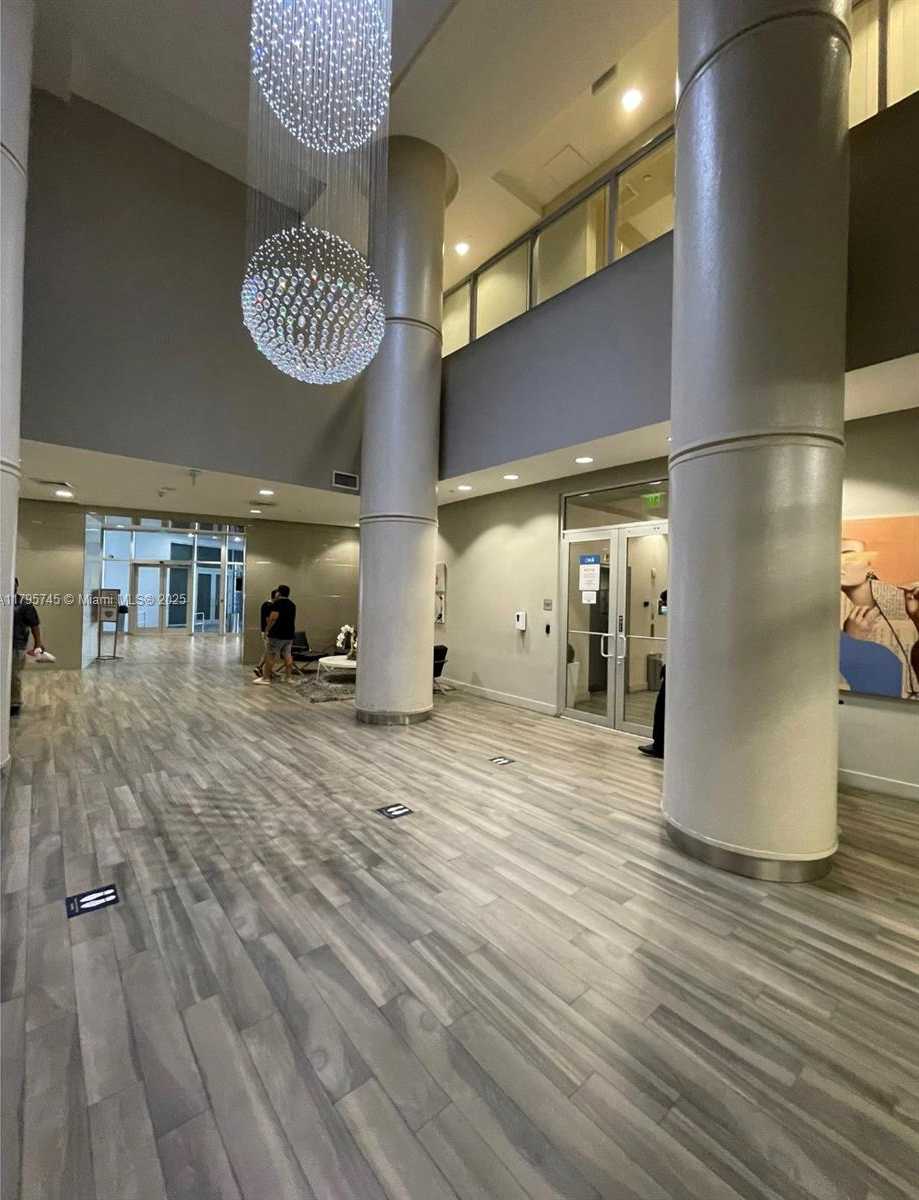 Small Image of 1750 NORTH BAYSHORE DR #2211, Miami Number 17
