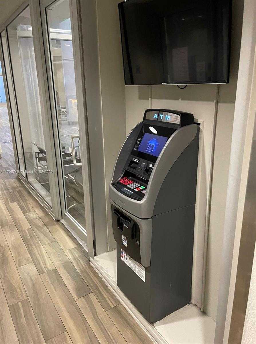 Small Image of 1750 NORTH BAYSHORE DR #2211, Miami Number 27