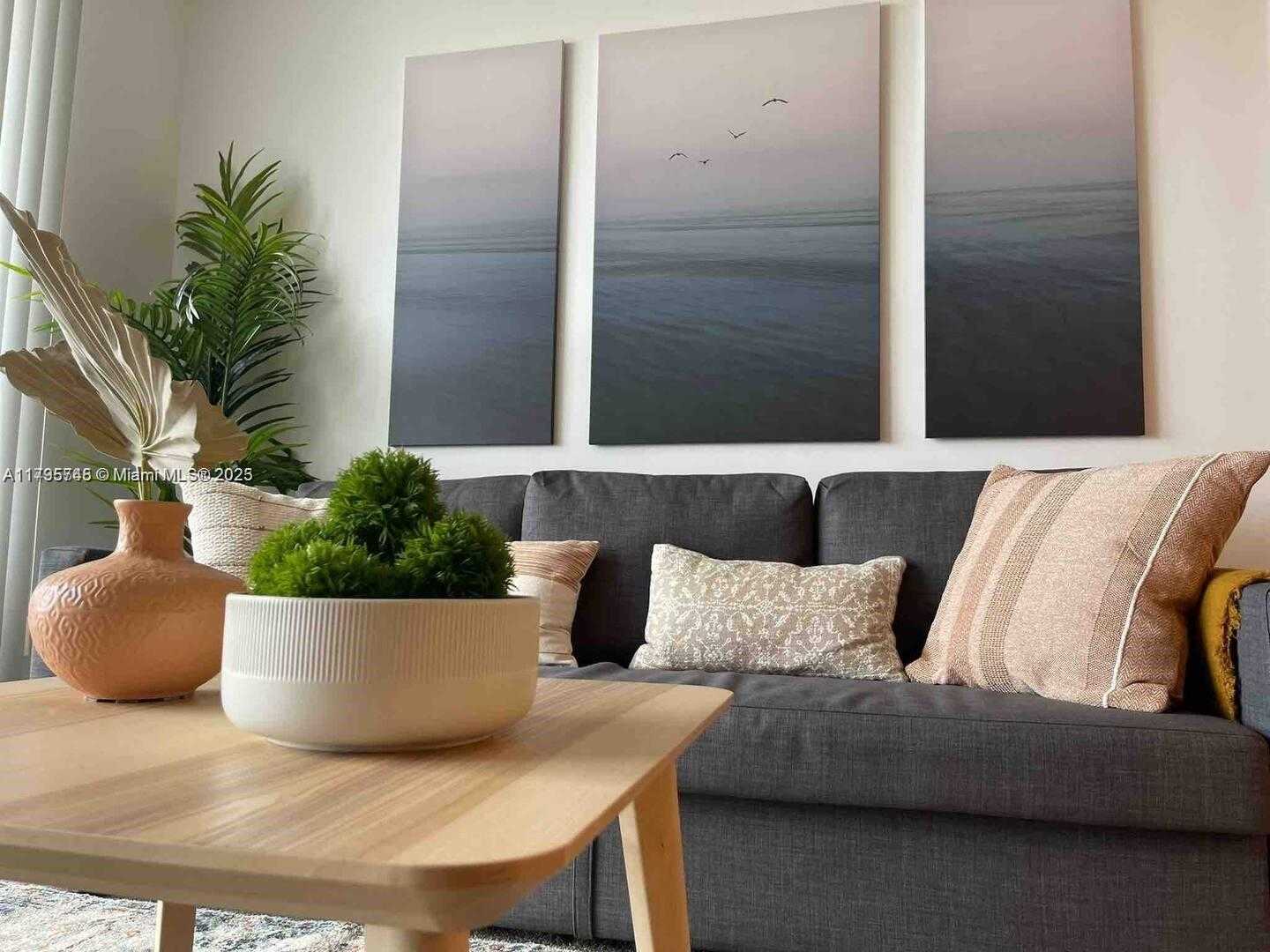 Small Image of 1750 NORTH BAYSHORE DR #2211, Miami Number 3