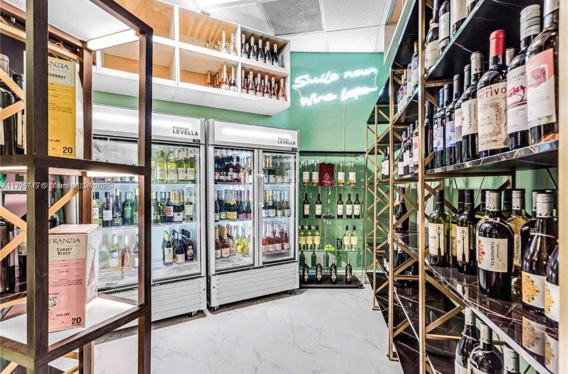 Small Image of 1750 NORTH BAYSHORE DR #2211, Miami Number 33