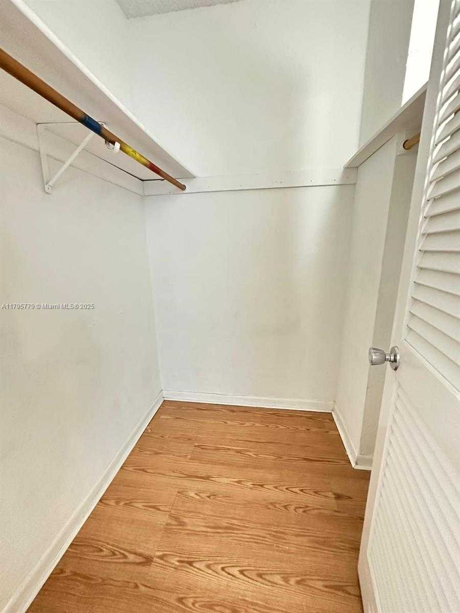 Small Image of 19380 #1123, Sunny Isles Beach Number 12