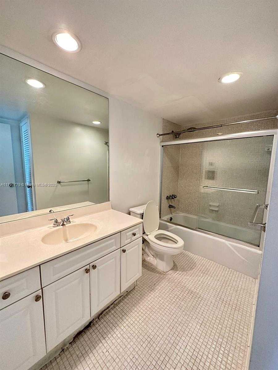 Small Image of 19380 #1123, Sunny Isles Beach Number 13
