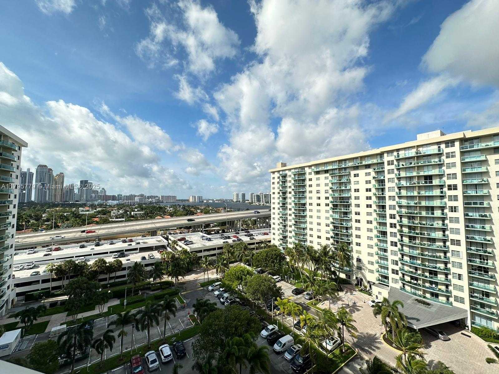 Small Image of 19380 #1123, Sunny Isles Beach Number 15