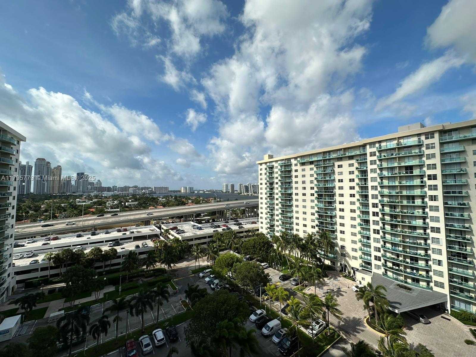 Small Image of 19380 #1123, Sunny Isles Beach Number 17