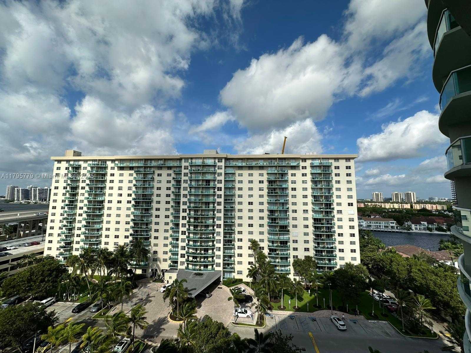 Small Image of 19380 #1123, Sunny Isles Beach Number 18