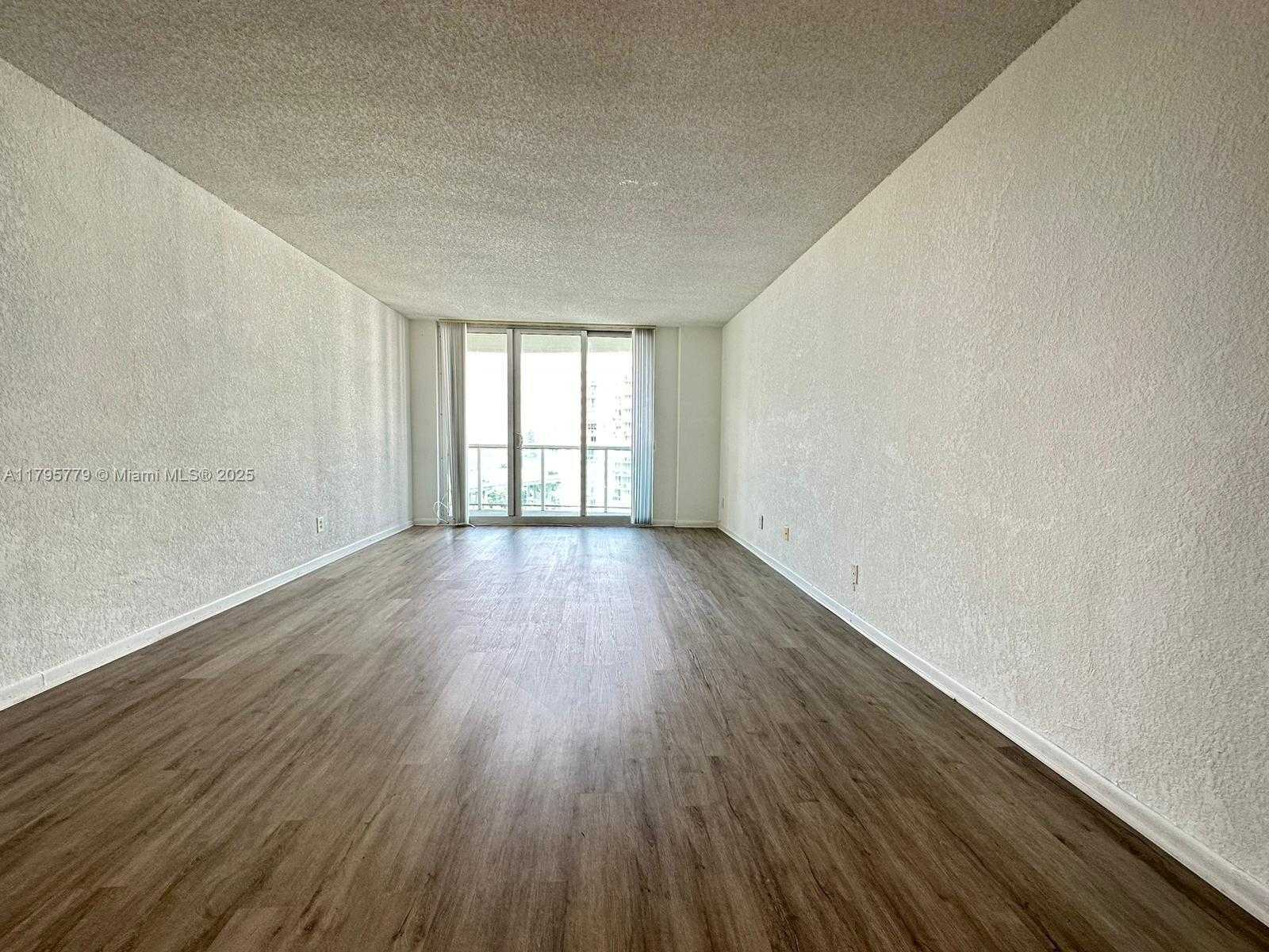Small Image of 19380 #1123, Sunny Isles Beach Number 7