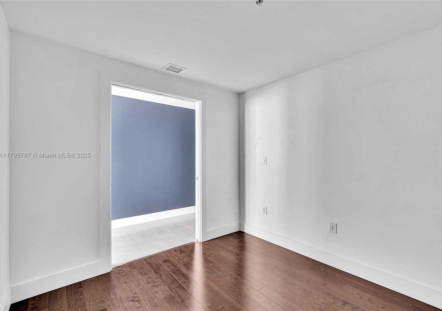 Small Image of 253 NORTH EAST 2ND ST #2408, Miami Number 17