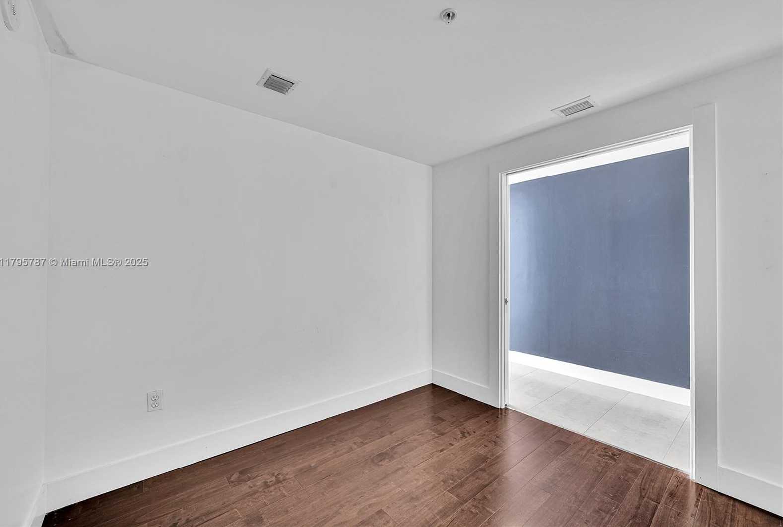 Small Image of 253 NORTH EAST 2ND ST #2408, Miami Number 18