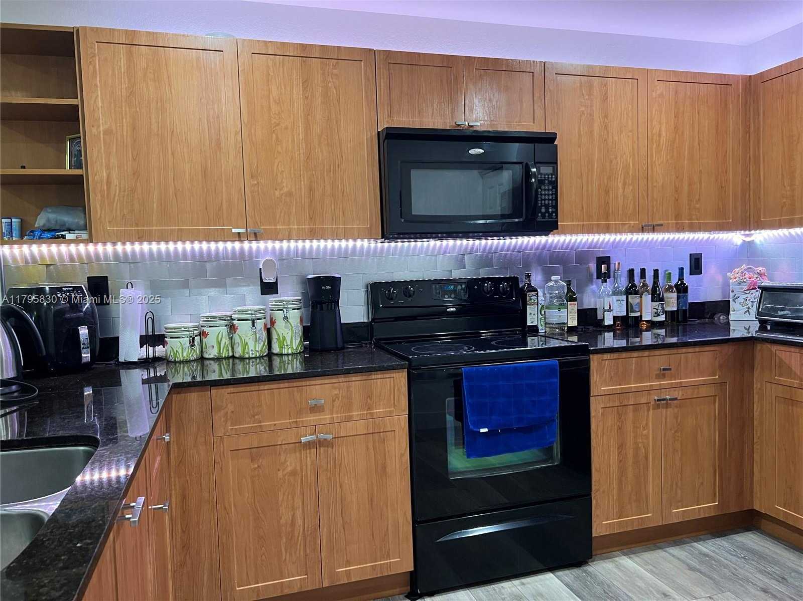 Small Image of 8900 NORTH WEST 107TH CT #206-3, Doral Number 13