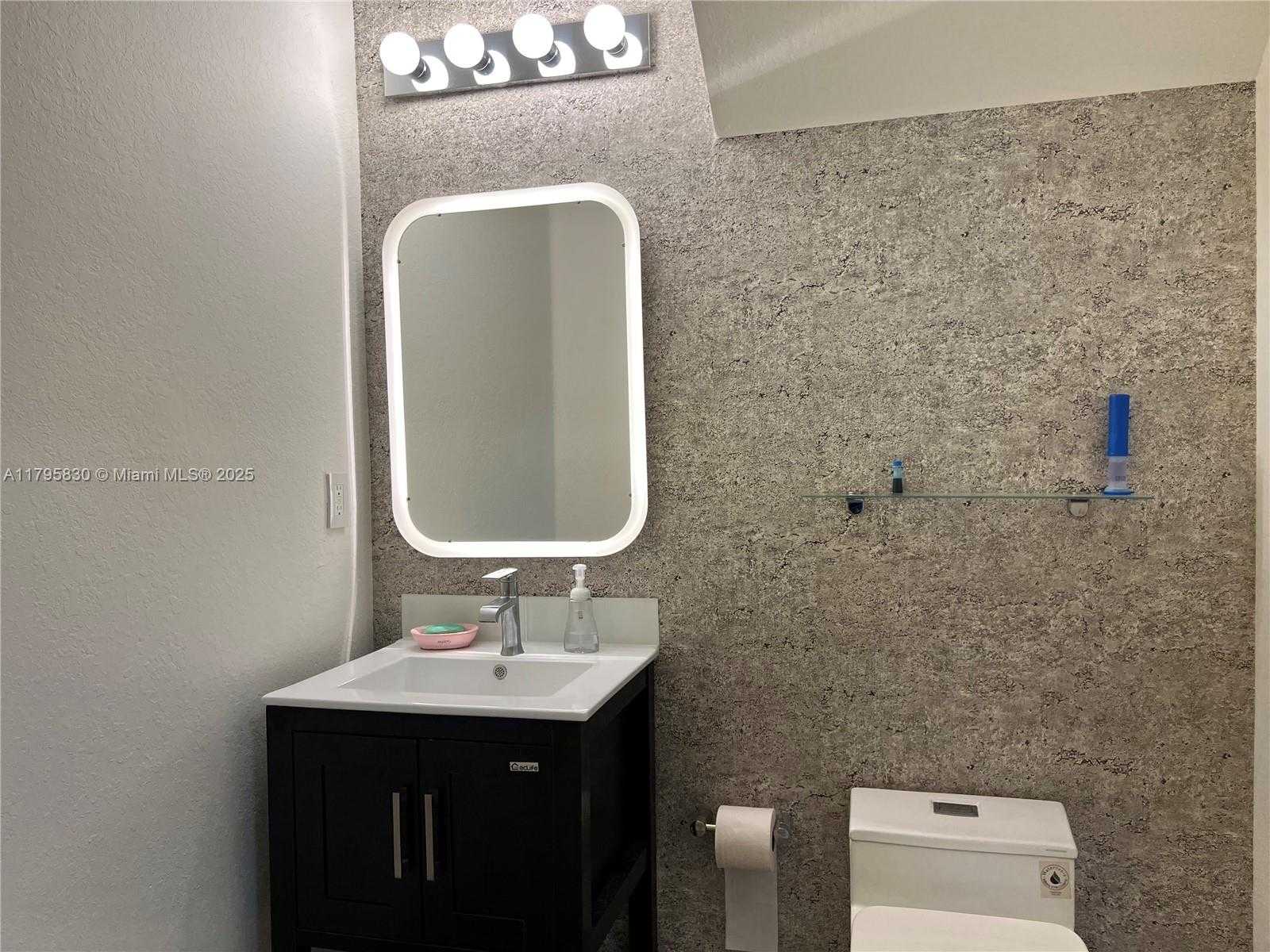 Small Image of 8900 NORTH WEST 107TH CT #206-3, Doral Number 16