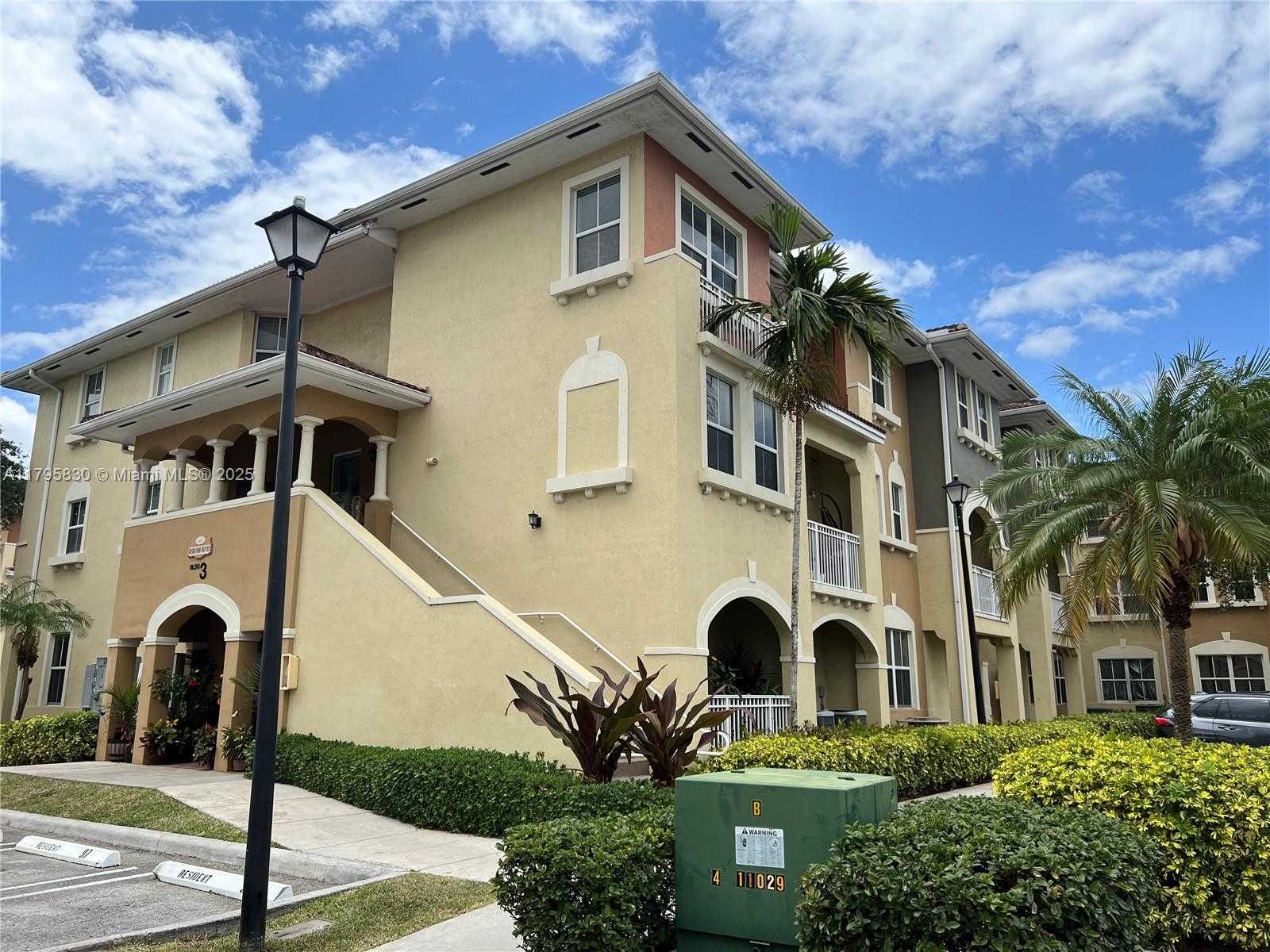 Small Image of 8900 NORTH WEST 107TH CT #206-3, Doral Number 6