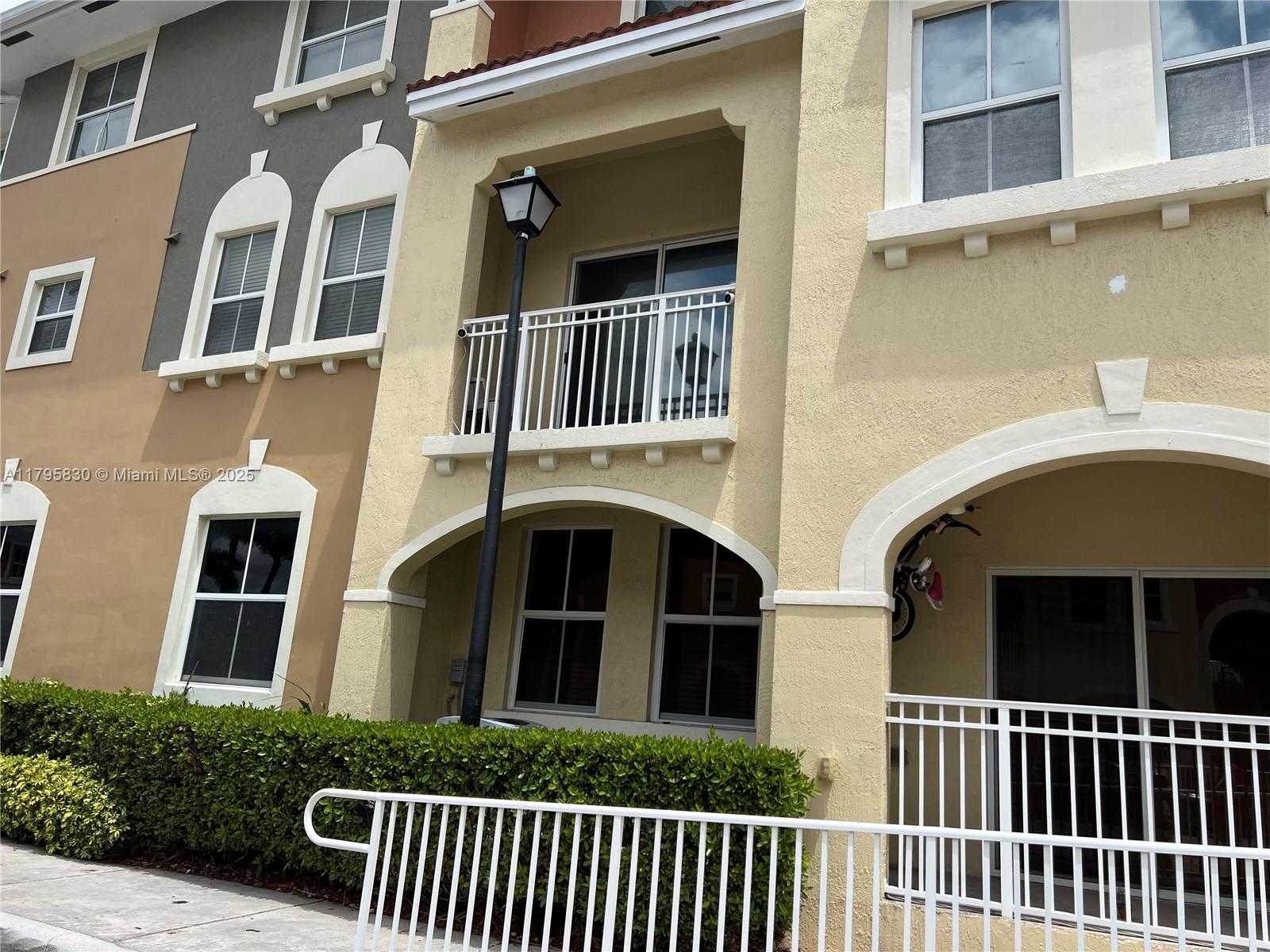 Small Image of 8900 NORTH WEST 107TH CT #206-3, Doral Number 7