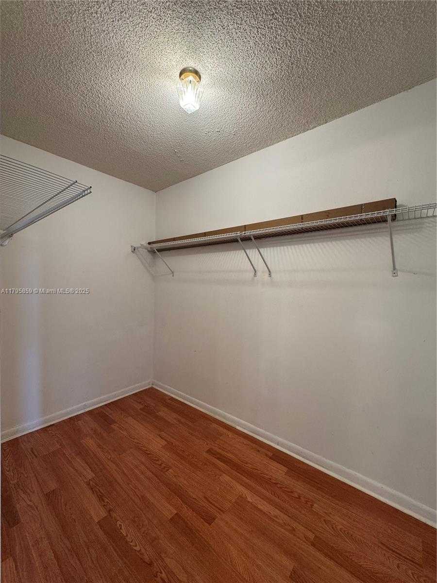 Small Image of 1300 NORTH EAST MIAMI GARDENS DR #213E, Miami Number 14
