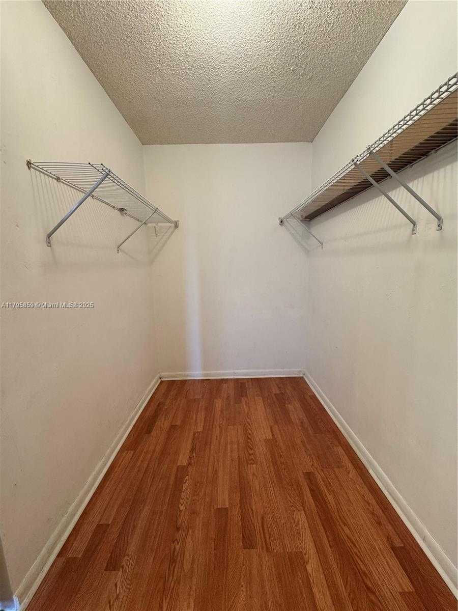 Small Image of 1300 NORTH EAST MIAMI GARDENS DR #213E, Miami Number 15